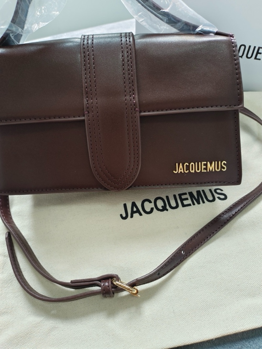Jacquemus Dark Brown Leather Crossbody Bag with Gold Logo - Picture 5 of 7